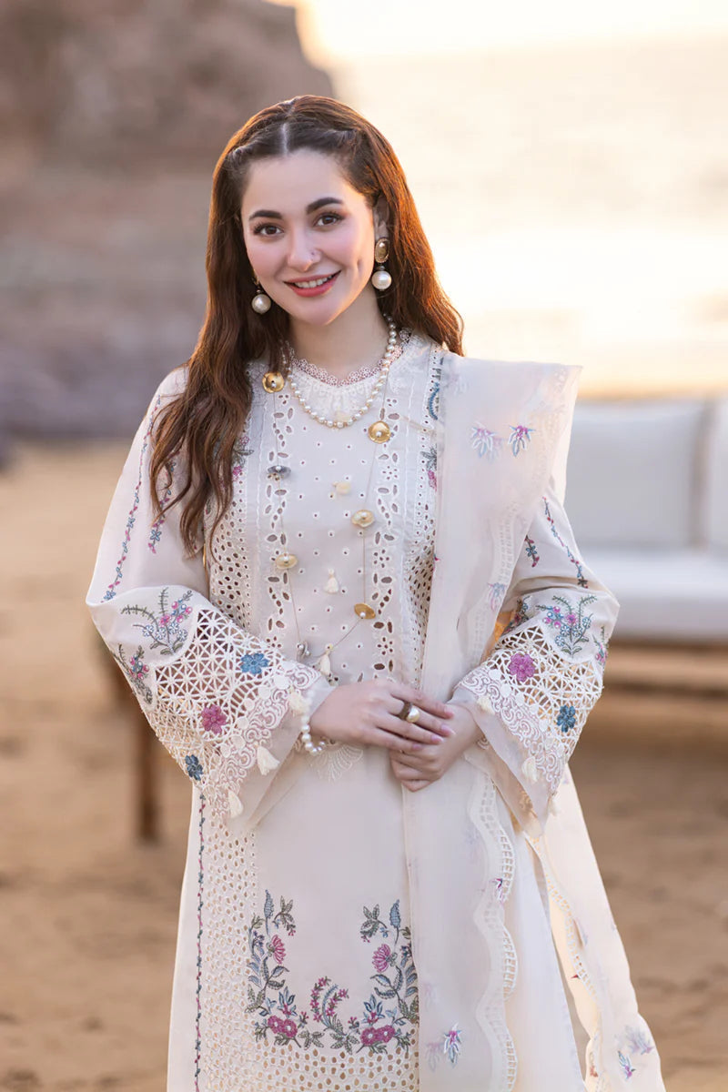 LLUXURY LAWN 44