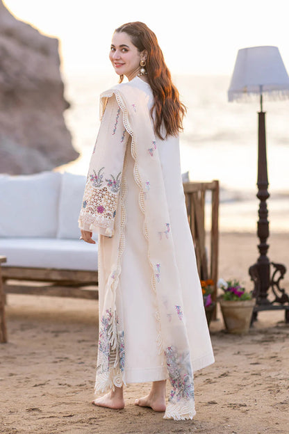 LLUXURY LAWN 44