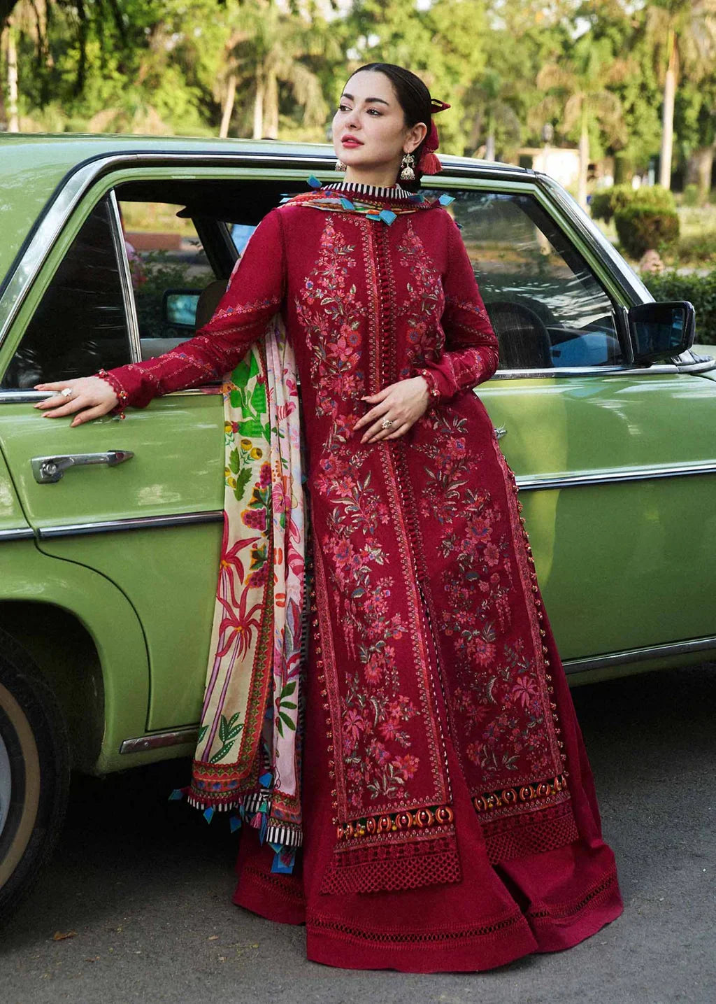 LUXURY LAWN 76